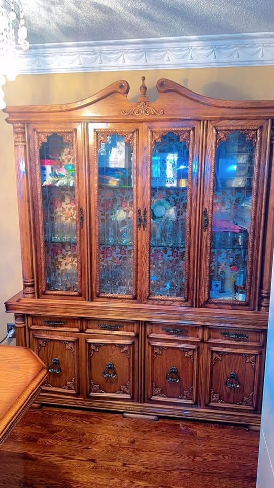 Beautiful Oakwood Hutch - Italian Victorian Style