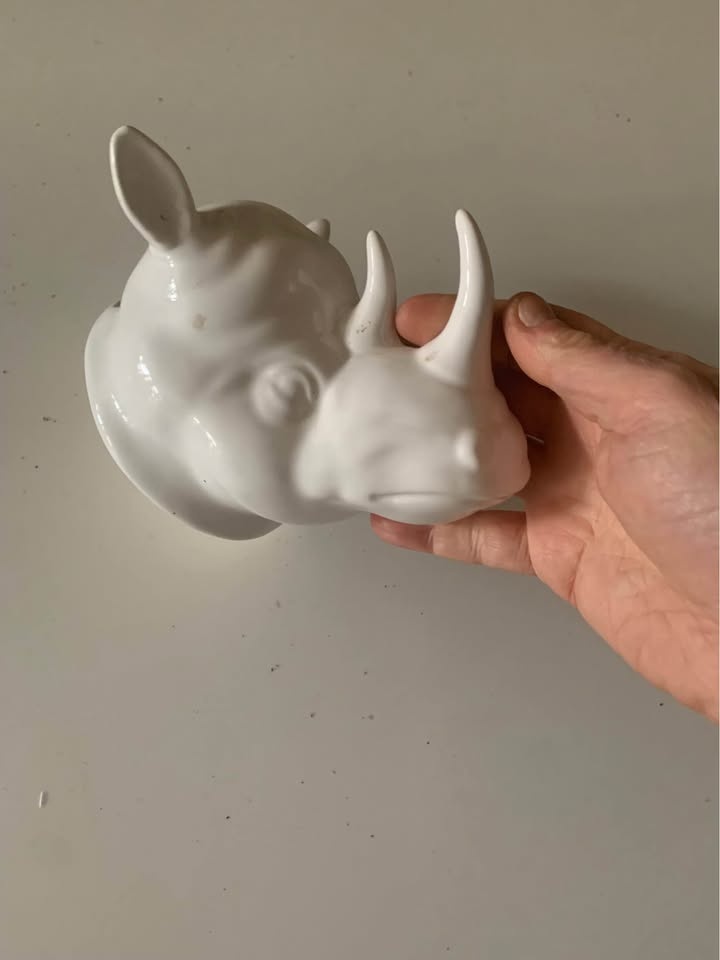 Rhinoceros vase - photo 3