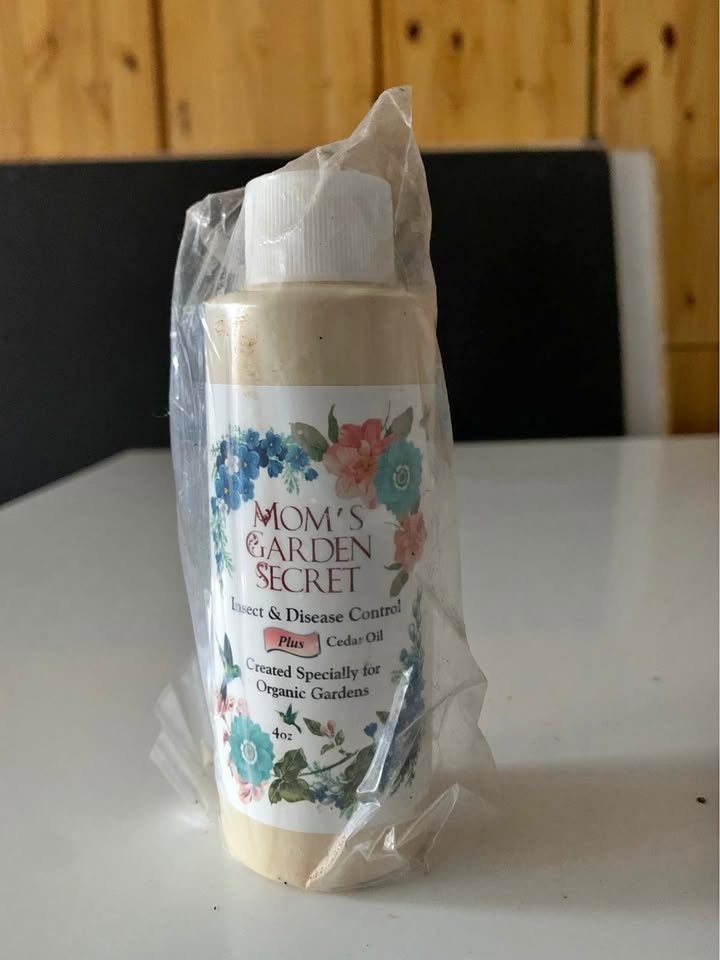 Mom's Garden Secret Insect & Disease Control - 4 oz