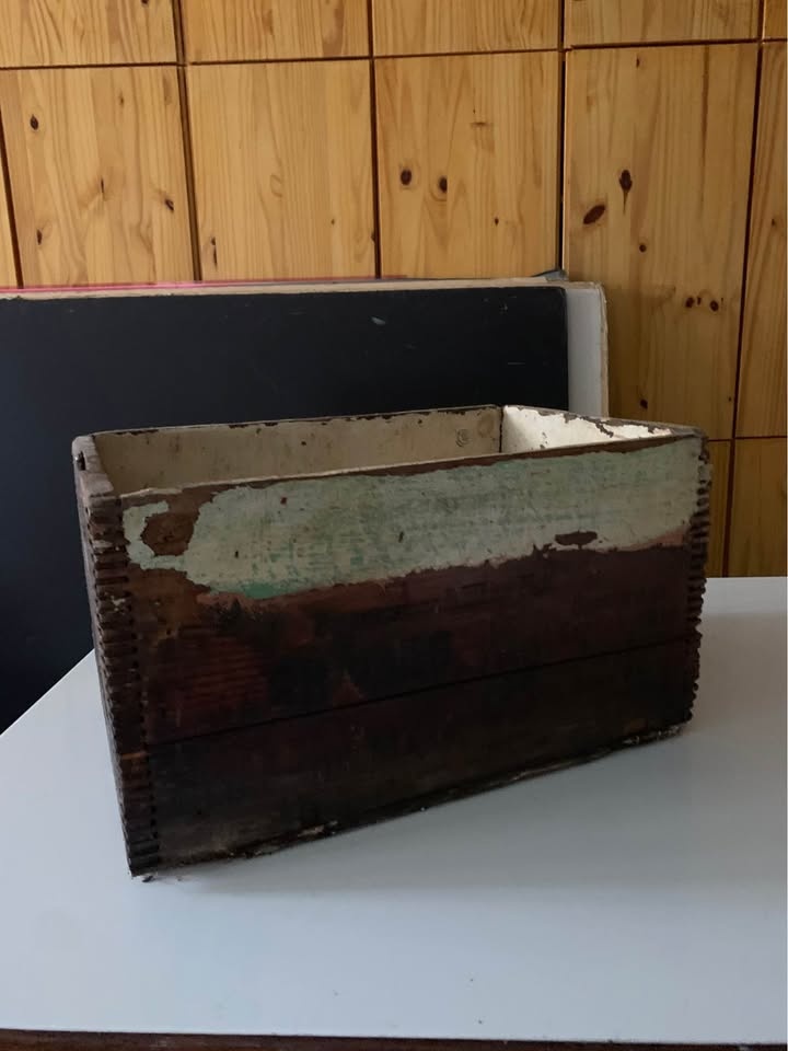Vintage wood crate - photo 2