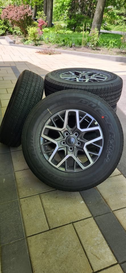 All Season Tires 255/70R18 - photo 2