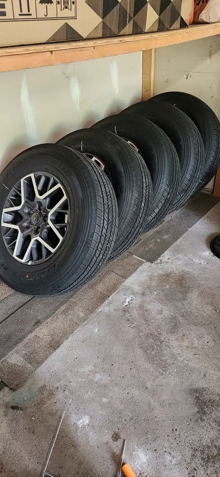All Season Tires 255/70R18 - photo 5