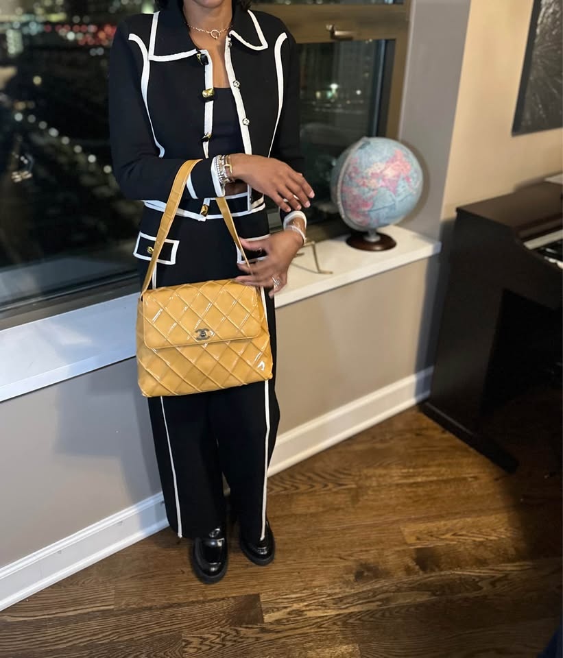 Authentic 😍CHANEL 👛 Quilted Patent Flap Bag Butter Yellow - photo 3
