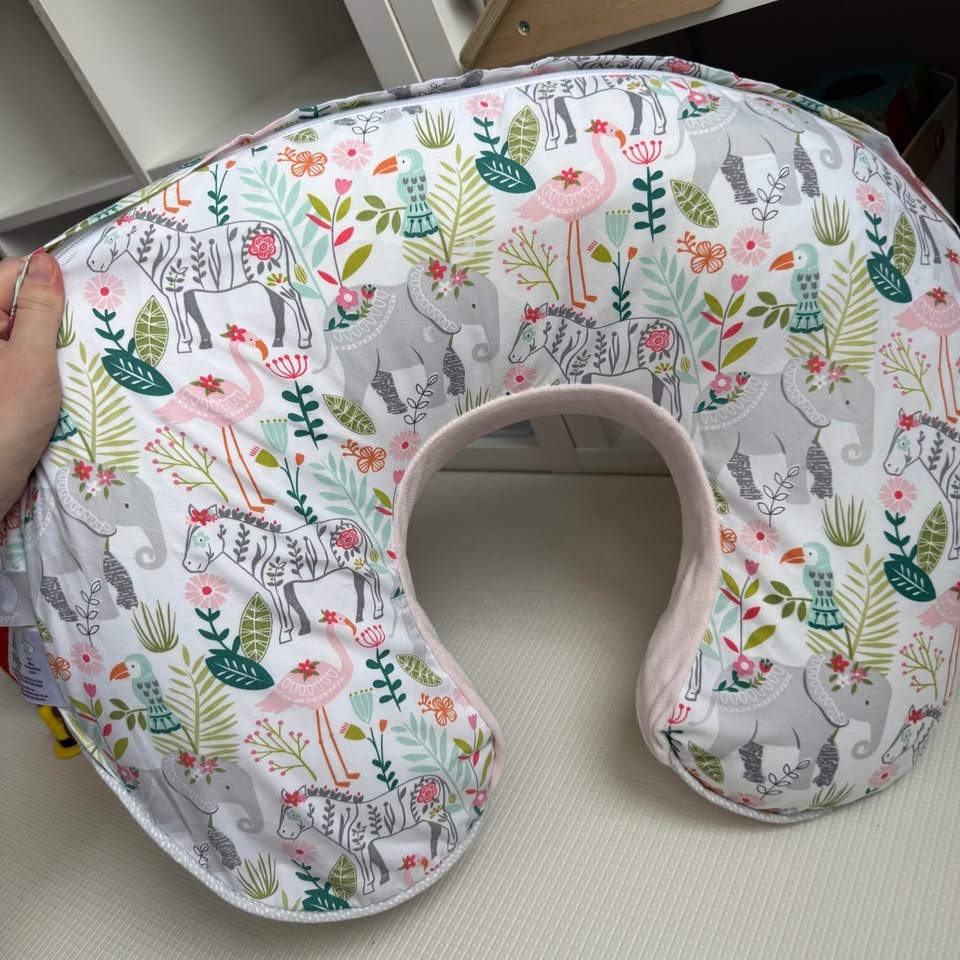 Boppy Luxe Feeding & Infant Support Pillow w/ Covers & Liner - photo 3