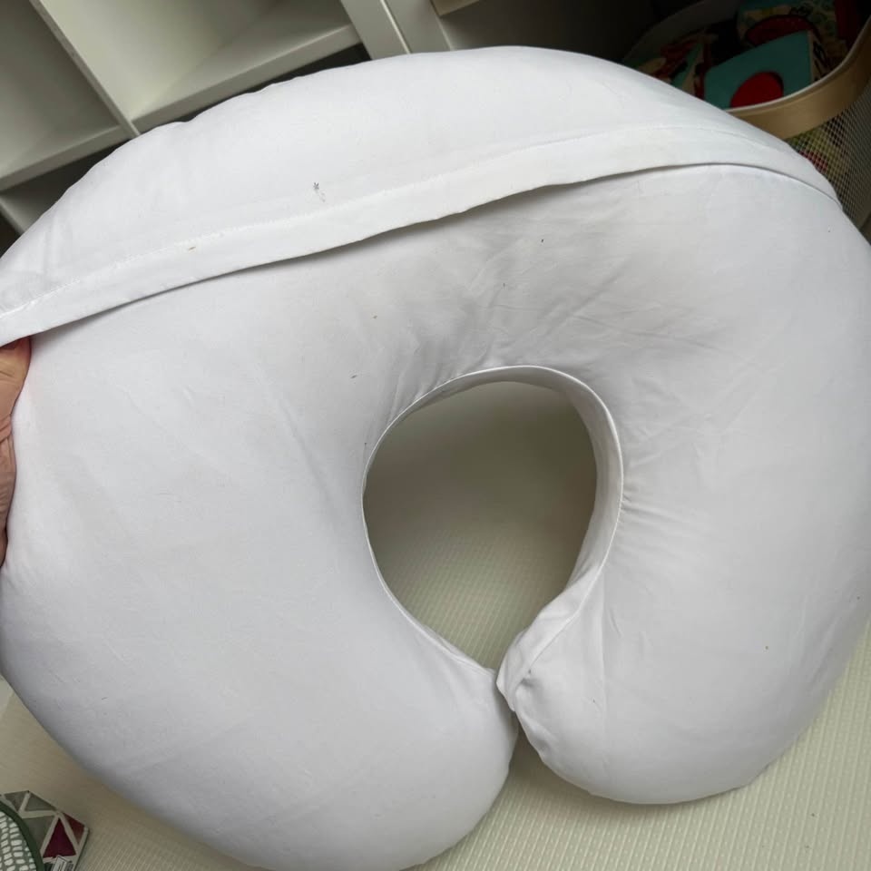 Boppy Luxe Feeding & Infant Support Pillow w/ Covers & Liner - photo 5