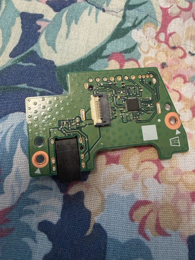 SD Card/Audio Chip - photo 2