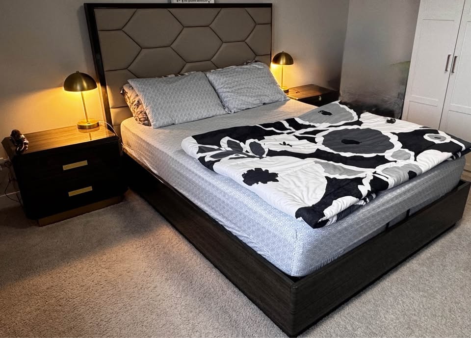 Queen Bed Frame & Mattress Set with Nightstands and Chest - photo 2