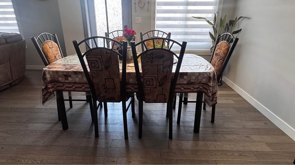 DINNING TABLE - photo 2