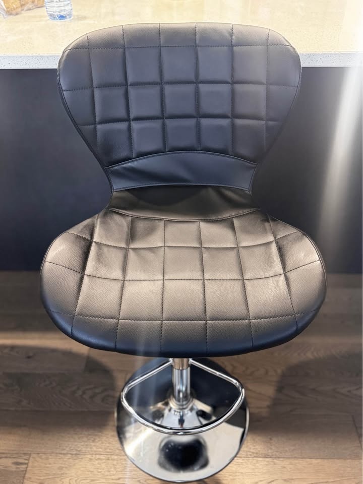 3 Island Chairs - Black Leather - photo 2