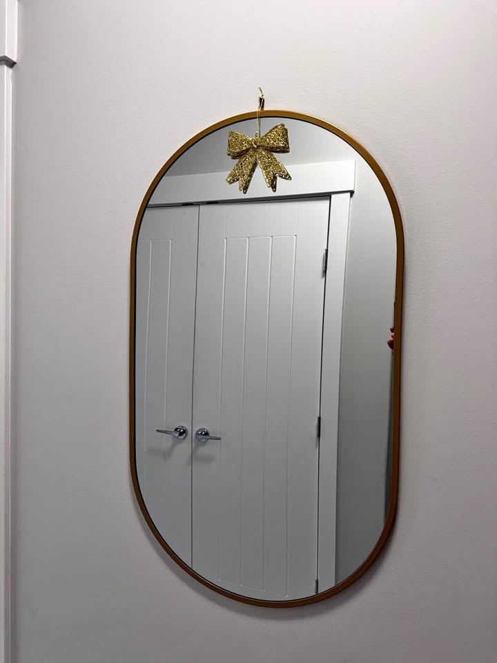 WALL MIRROR