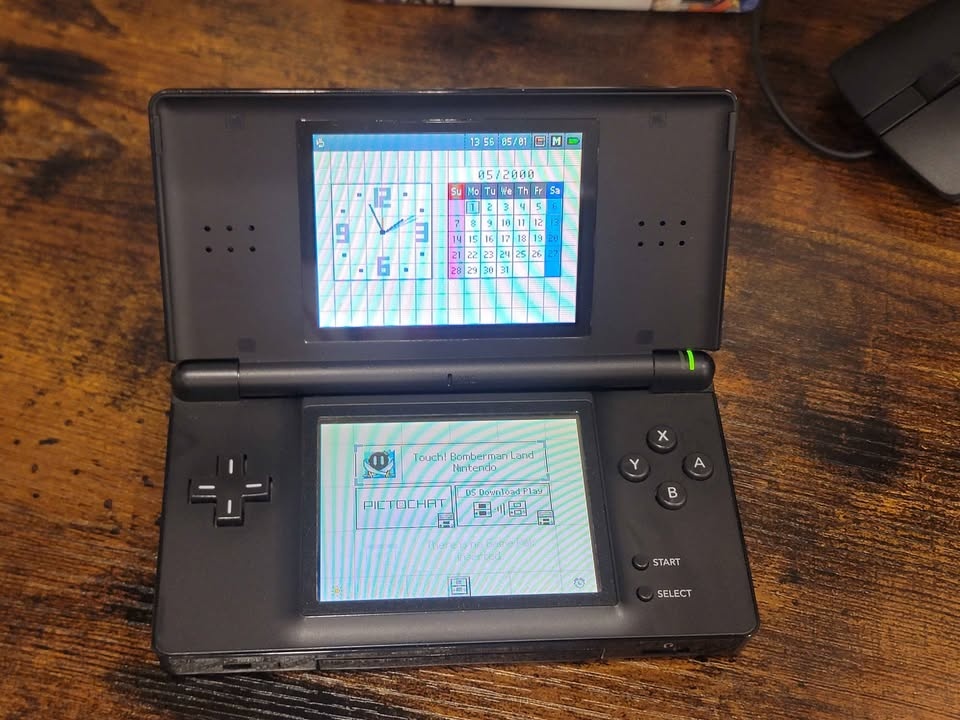 Nintendo DS Lite (Clean) - photo 3