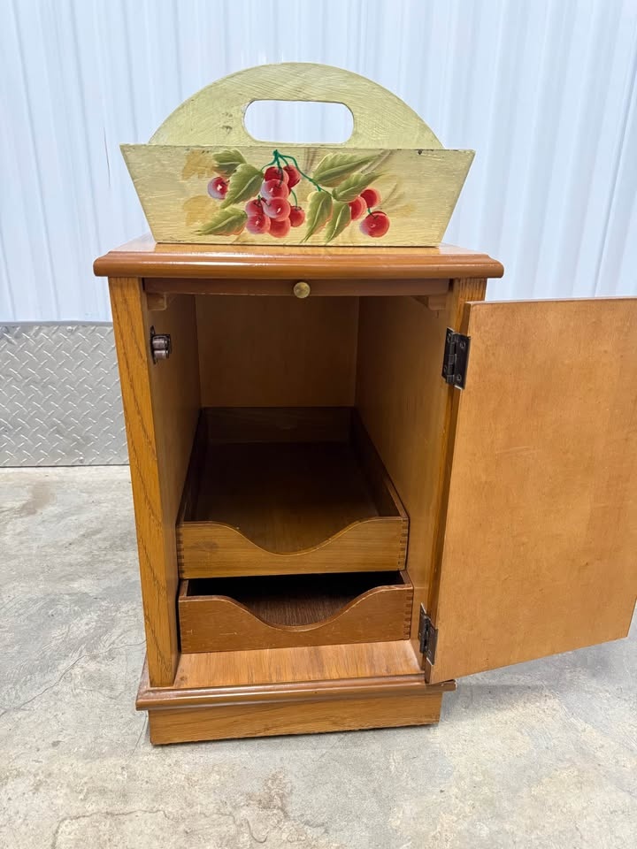 Vintage Cabinet End Table - photo 2