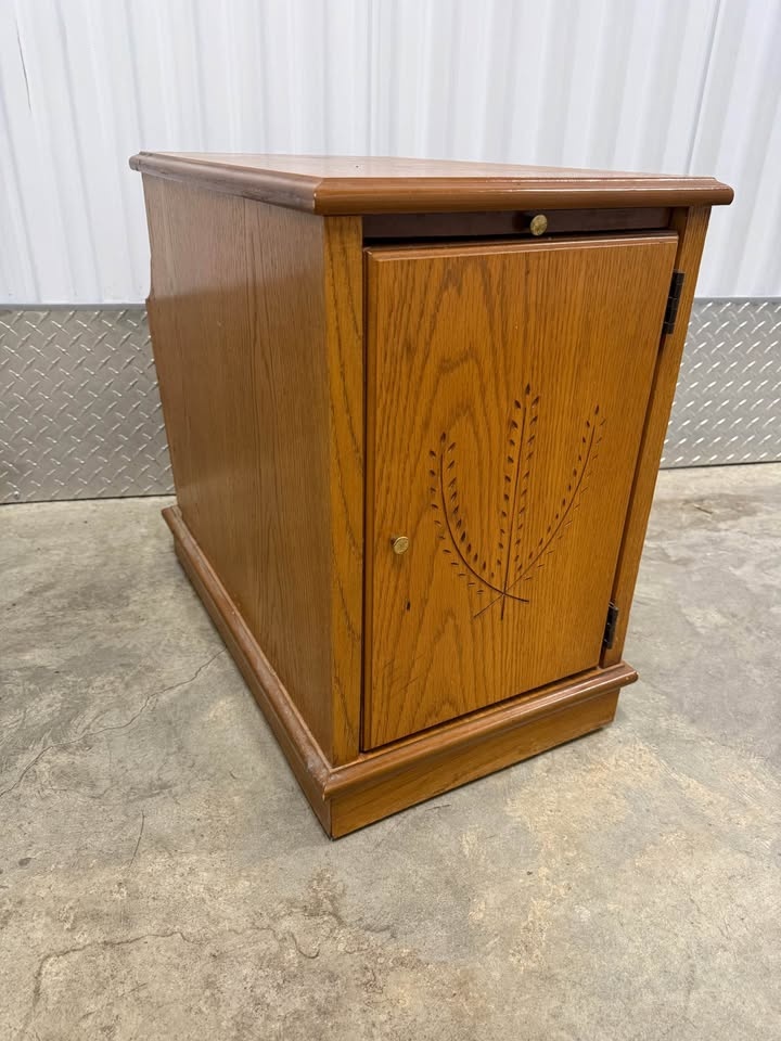 Vintage Cabinet End Table - photo 3