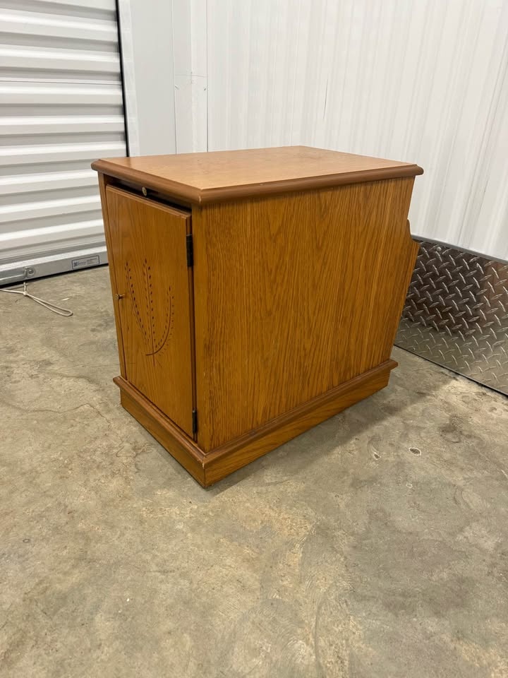 Vintage Cabinet End Table - photo 4