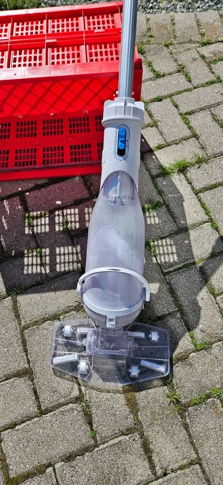 Cordless Pool Vacuum Cleaner, Rechargeable thumbnail