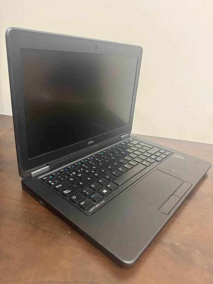 Dell Latitude E7250 Laptop - Core i5, 8GB RAM, 256GB SSD - photo 3