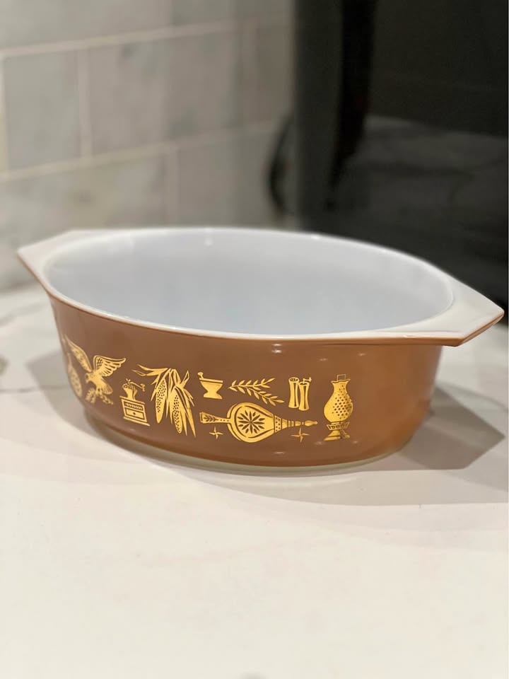 Vintage Pyrex "Early American" Casserole Dish (1962-1971)