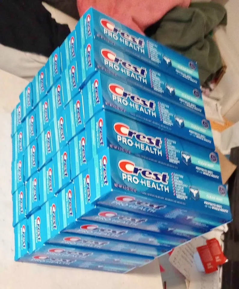 Crest Pro Health Clean Mint Toothpaste - set of 30 thumbnail