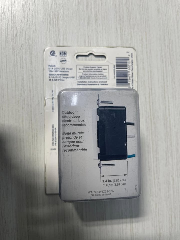 Leviton Decora Weather-Resistant USB Receptacle - photo 2