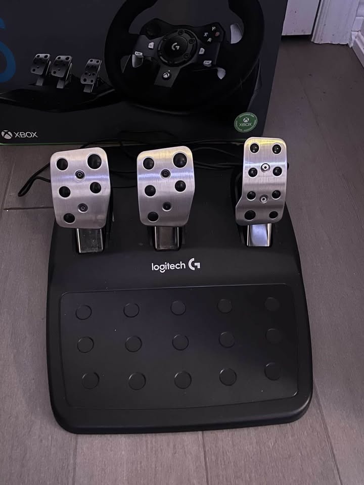 Logitech G920 Steering Wheel + Shifter + Pedals – Brand New - photo 4