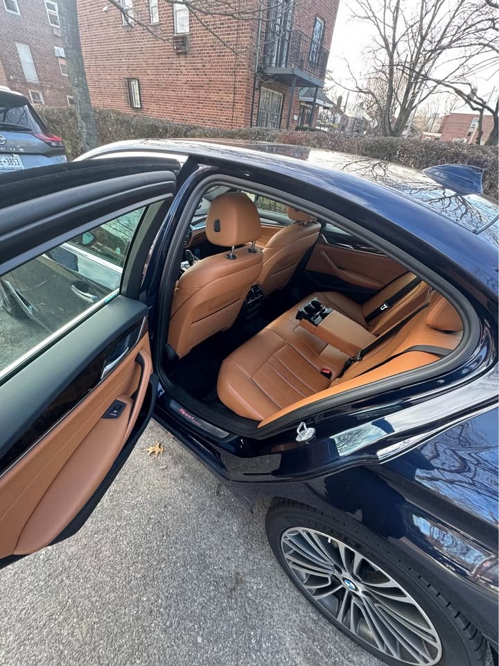 2018 BMW 5 Series 540i xDrive Sedan 4D - photo 4