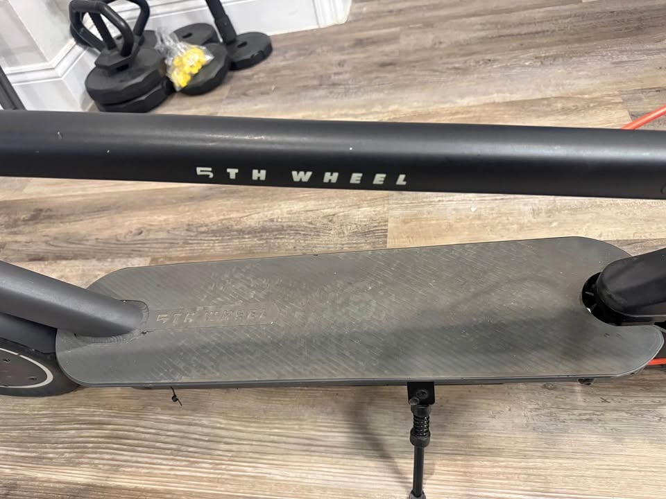 5th wheel electric scooter