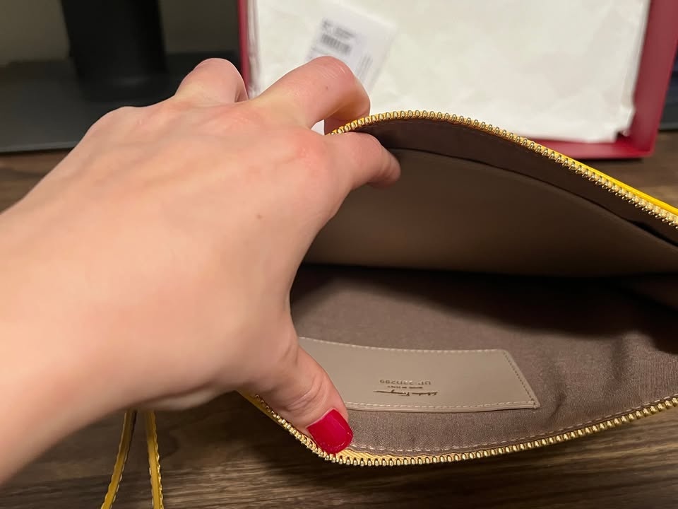 Brand New Salvatore Ferragamo Unisex Leather Clutch Bag - photo 5