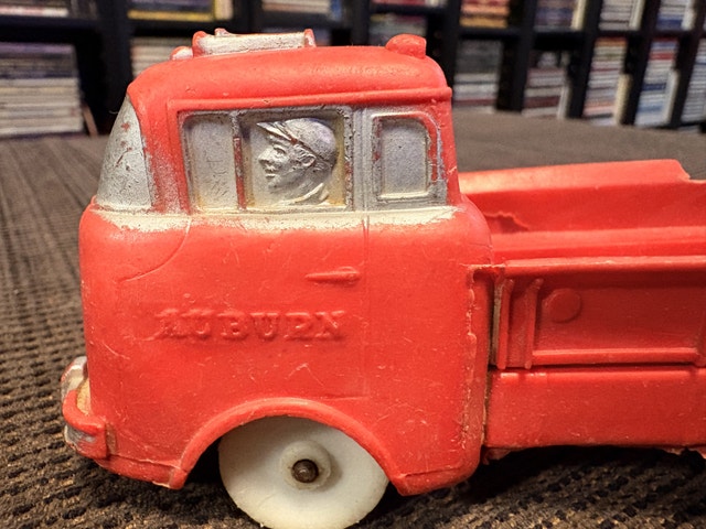 Vintage 5” AUBURN 1950’s Rubber Toy JEEP. - photo 2