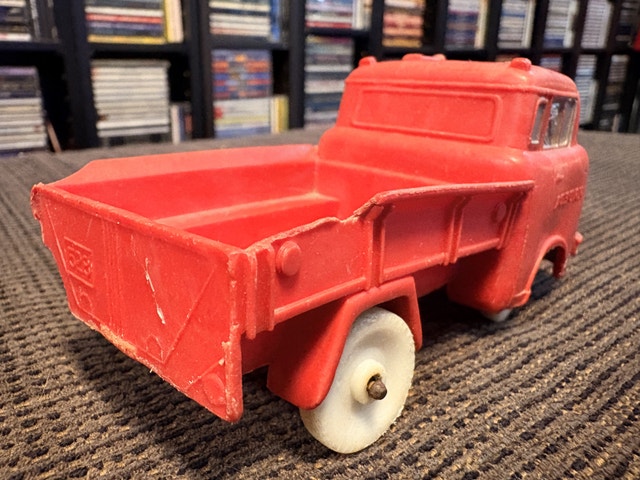 Vintage 5” AUBURN 1950’s Rubber Toy JEEP. - photo 3