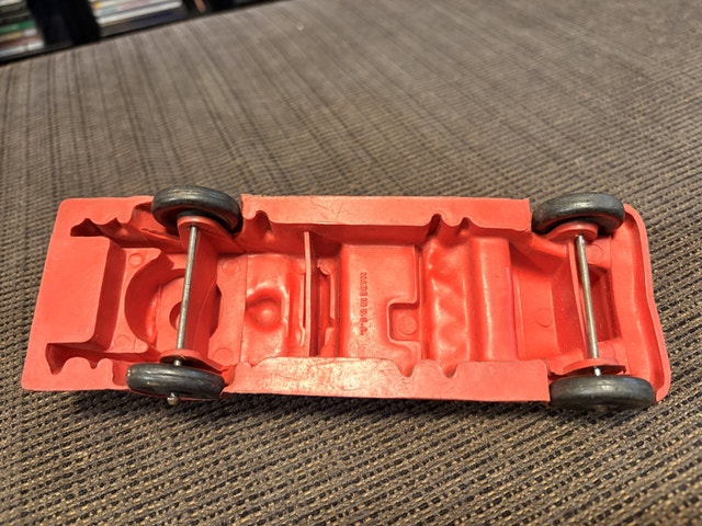 Vintage 50’s AUBURN Rubber Fire Truck. - photo 4