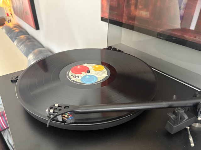 1982 Daryl Hall & John Oates Vinyl Album H2O (Maneater) - photo 3