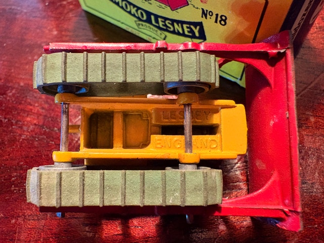 1956 Lesney Matchbox 18A Bulldozer & replacement box - photo 4