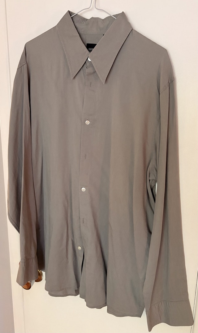 Men’s XL HUGO BOSS dress shirt.