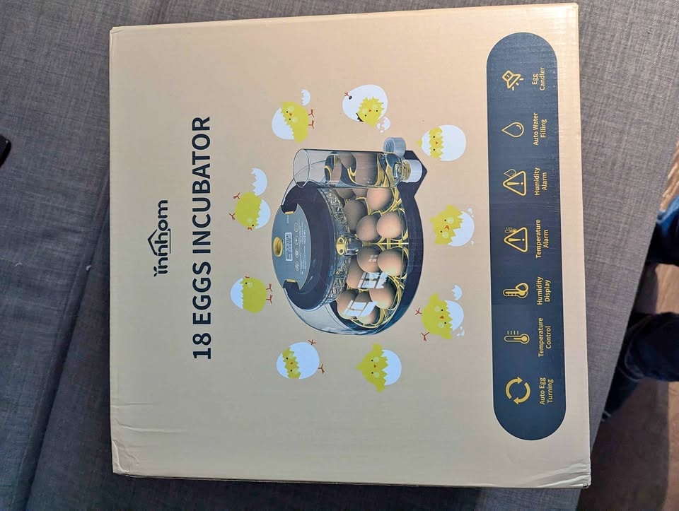 18 Egg Incubator - New