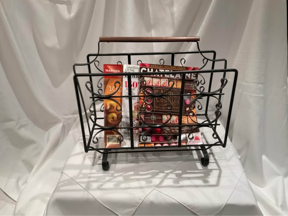 Magazine Rack Vintage MCM Wrought Iron 1970’s - photo 2