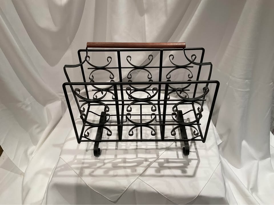 Magazine Rack Vintage MCM Wrought Iron 1970’s - photo 3