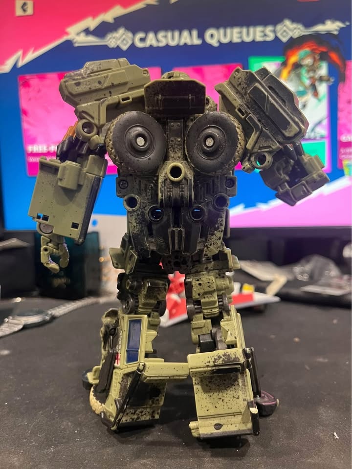 Transformers The Last Knight Deluxe Class Hound - photo 5