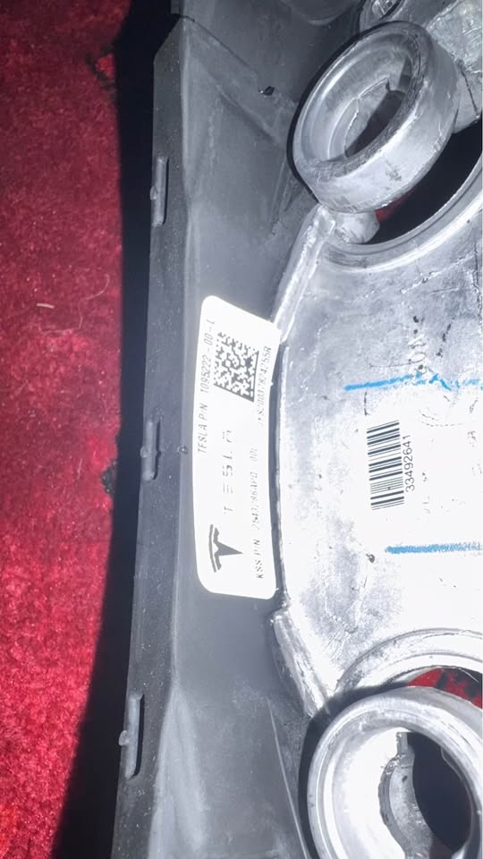 Tesla OEM Steering Wheel Shell for Model 3 Performance (2020) - photo 2