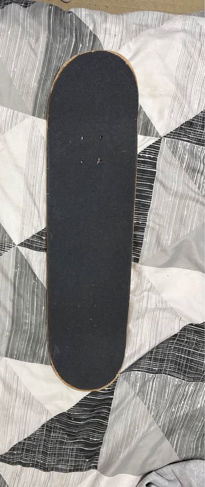 Skateboard Deck Worn Graphic - photo 2