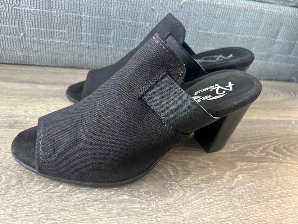 Black Heelrests Mules Size 10