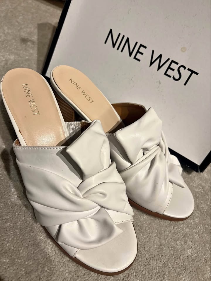 Nine West White Bow Mules Size 9.5