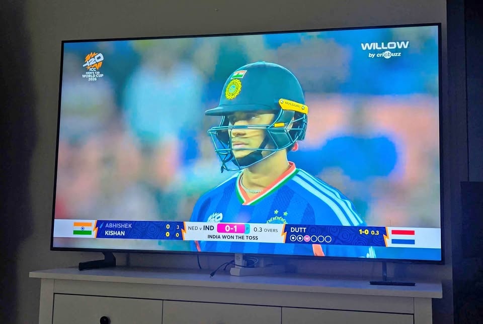 65 inches Samsung TV for sale