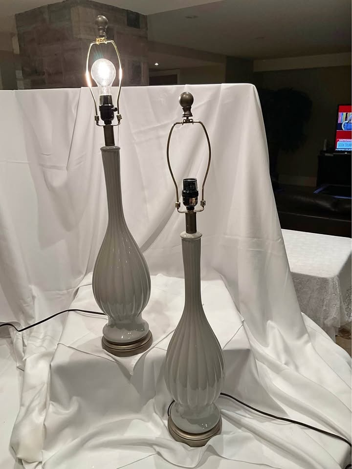 Table Lamp PAIR Of Ribbed Mid 20th Dorthy Draper Style Lamps