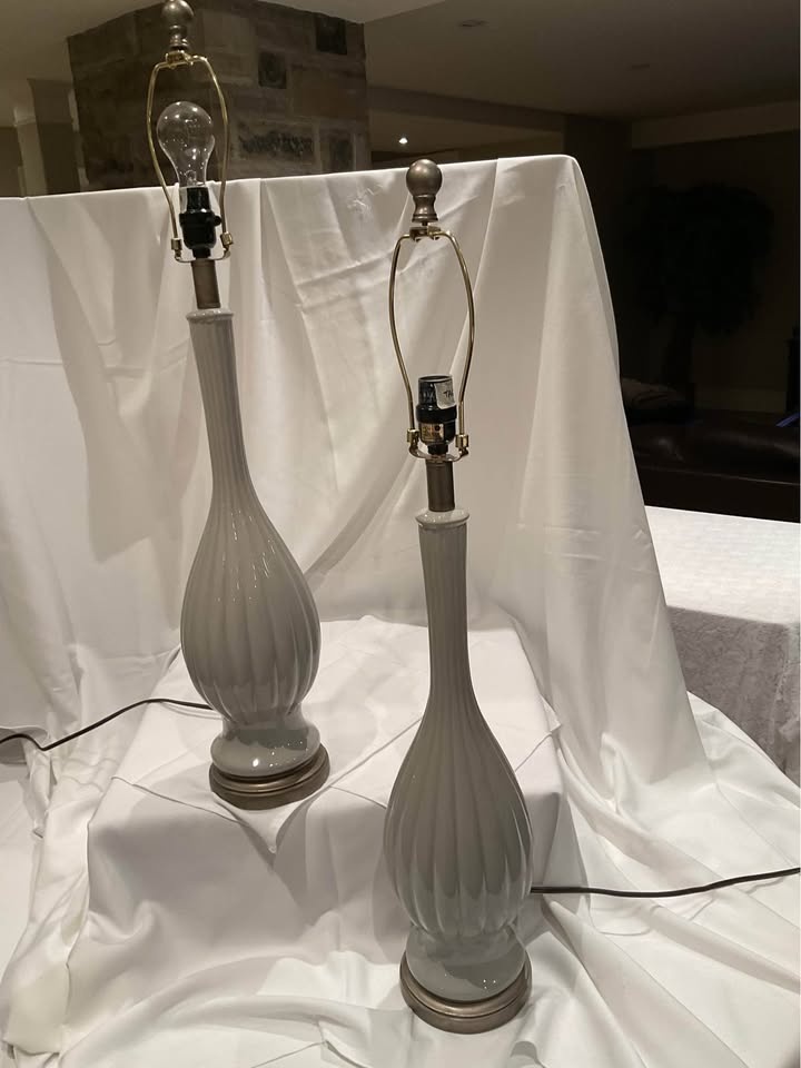Table Lamp PAIR Of Ribbed Mid 20th Dorthy Draper Style Lamps - photo 2