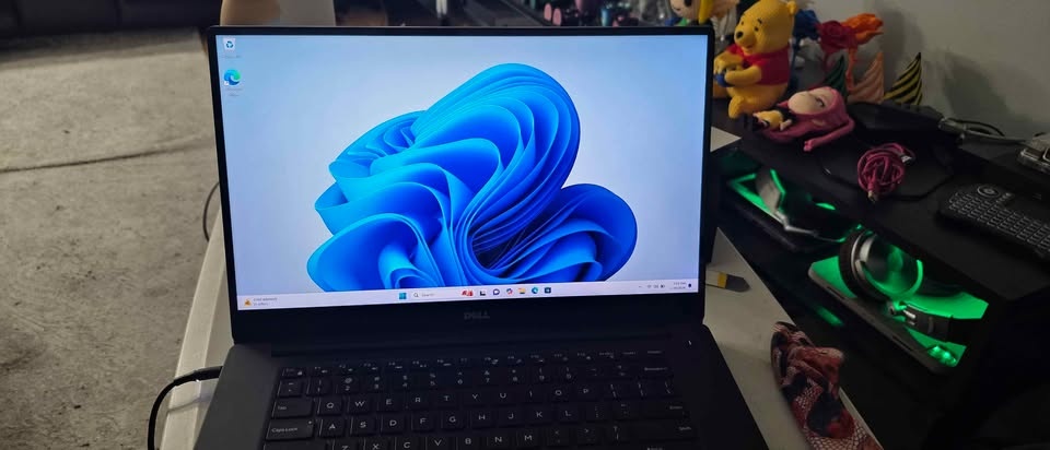 Dell XPS 15 9550 Laptop - photo 2