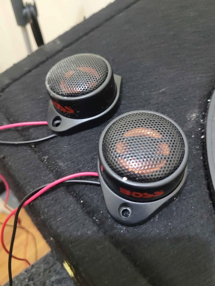 Car Audio System (sold separately as well) - photo 4