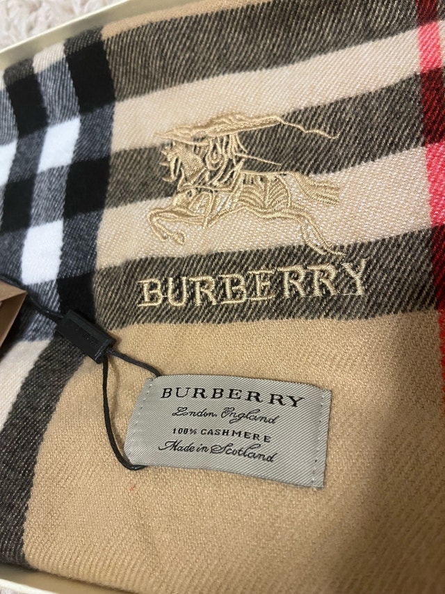 Burberry scarf - photo 3