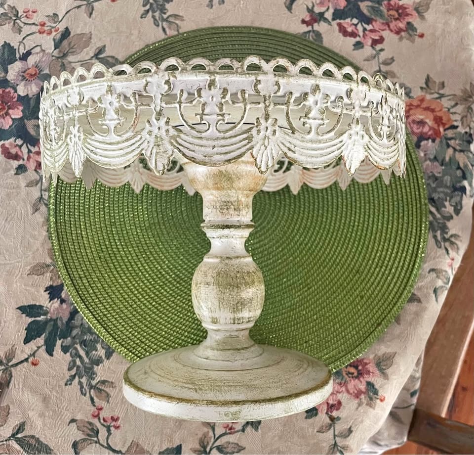 ORNATE VINTAGE FARMHOUSE WHITE METAL LACE CAKE STAND - NEVER USE