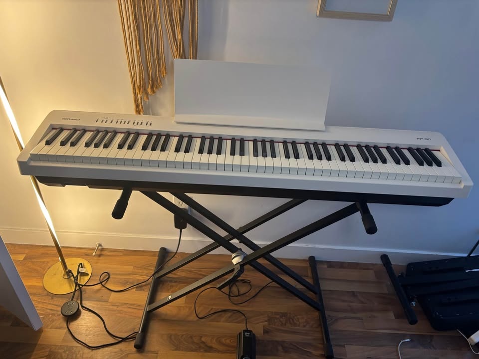 Roland FP-30 Digital Piano + Stand + Bench + Dust Cover + Pedal - photo 3
