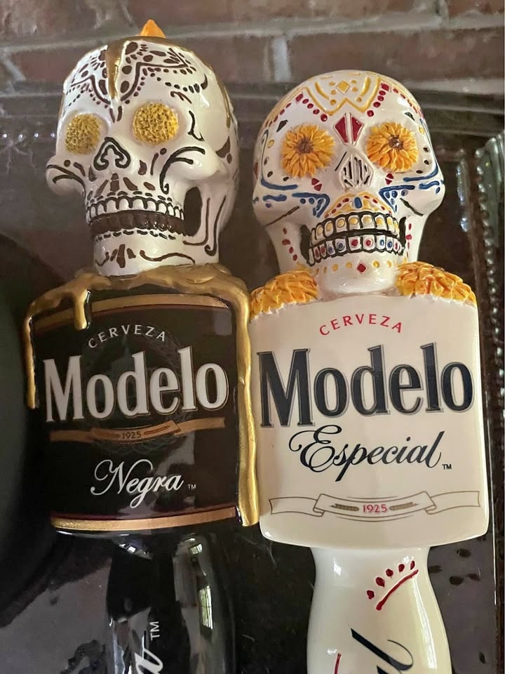 AUTHENTIC COLLECTIBLE MODELO DAY OF THE DEAD SUGAR SKULL BAR TAP